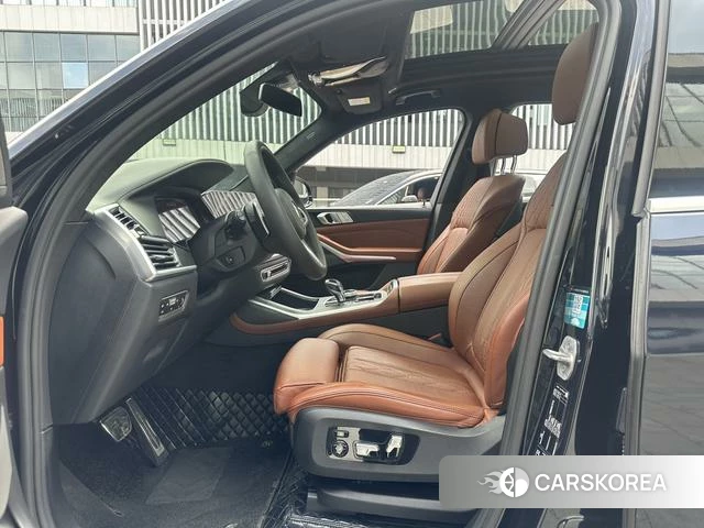 BMW X7 2021 Черный из Китая, фото 2