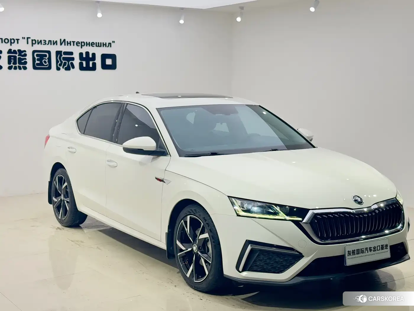 Skoda Octavia 2022 Белый из Китая, фото 2