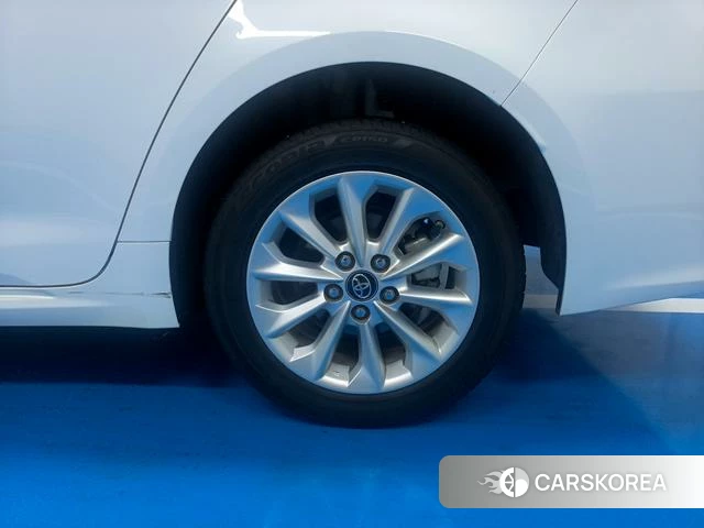 Toyota Corolla 2023 Белый из Китая, фото 2