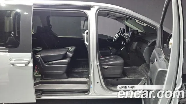 Hyundai Staria 2022 Серебряный из Кореи, фото 2