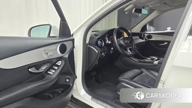Mercedes-Benz GLC-Class X253 2018 Белый из Кореи, фото 2