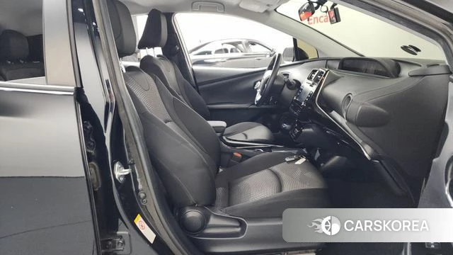 Toyota Prius 4th Generation 2019 Черный из Кореи, фото 2