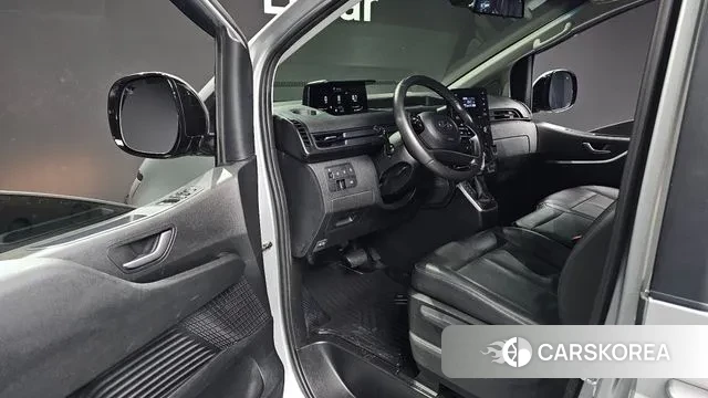 Hyundai Staria 2022 Серебристо-серый из Кореи, фото 2