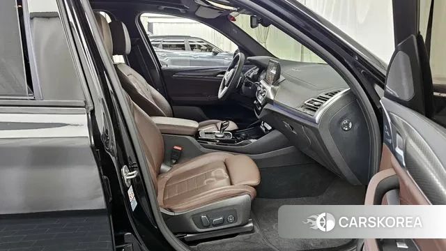 BMW X3 (G01) 2024 Черный из Кореи, фото 2