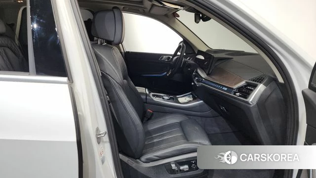 BMW X5 (G05) 2024 Белый из Кореи, фото 2