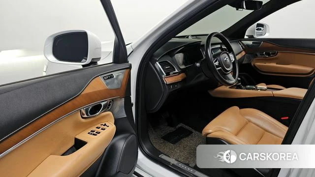 Volvo XC90 second Generation 2019 Белый из Кореи, фото 2