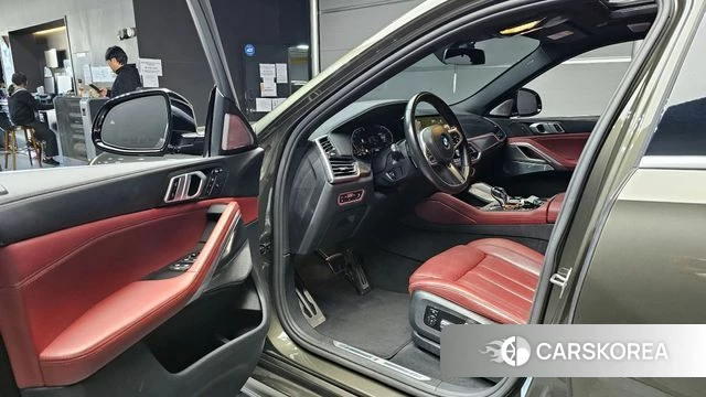 BMW X6 (G06) 2021 Песочный из Кореи, фото 2