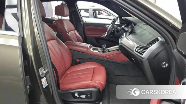 BMW X6 (G06) 2021 Золотой из Кореи, фото 2