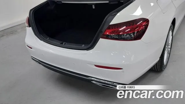 Mercedes-Benz E-Class W213 2021 Белый из Кореи, фото 2