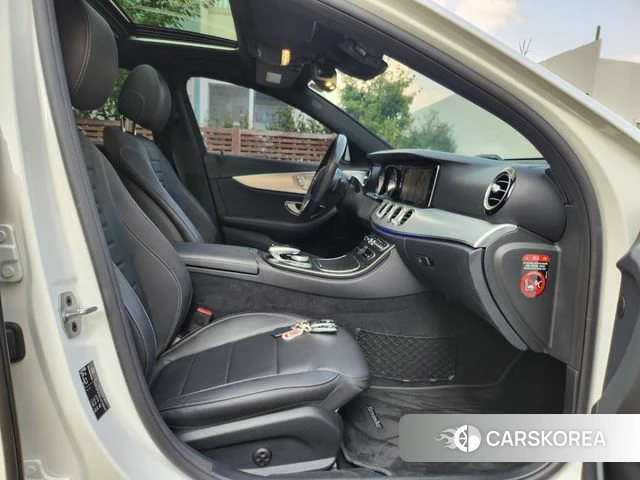 Mercedes-Benz E-Class W213 2019 Белый из Кореи, фото 2