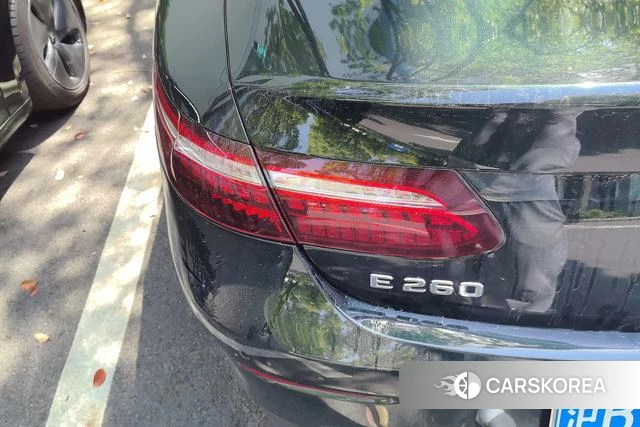 Mercedes-Benz E-class (imported) 2022 Зеленый из Китая, фото 2