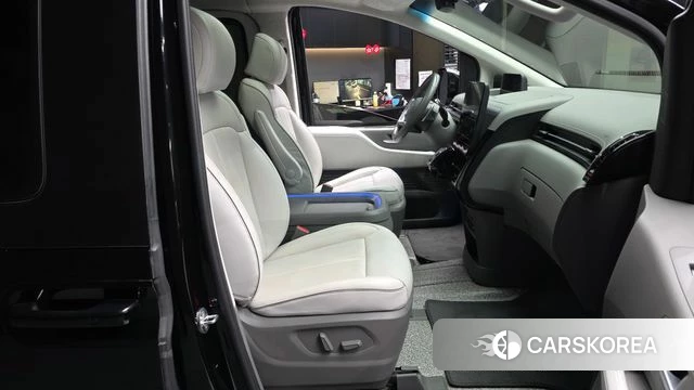 Hyundai Staria 2021 Черный из Кореи, фото 2