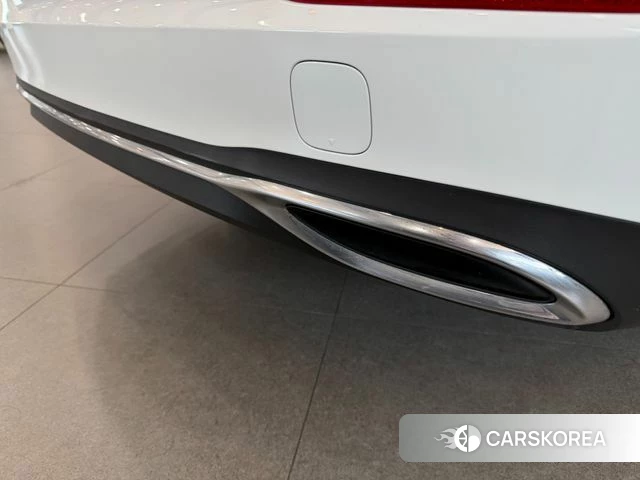 Mercedes-Benz C-Class W206 2024 Белый из Кореи, фото 2