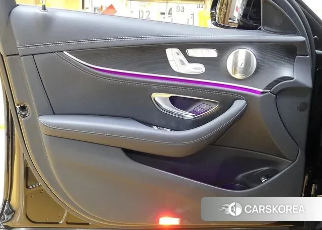 Mercedes-Benz E-Class W213 2022 Черный из Кореи, фото 2