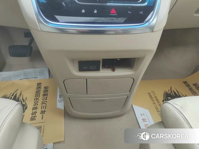 Buick GL8 2024 Темно-серый из Китая, фото 2