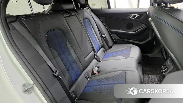 BMW 1 Series (F40) 2023 Белый из Кореи, фото 2