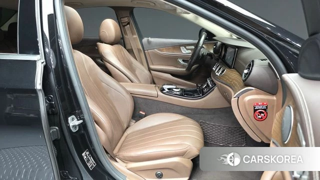 Mercedes-Benz E-Class W213 2019 Черный из Кореи, фото 2