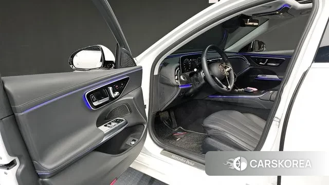 Mercedes-Benz E-Class W214 2024 Белый из Кореи, фото 2