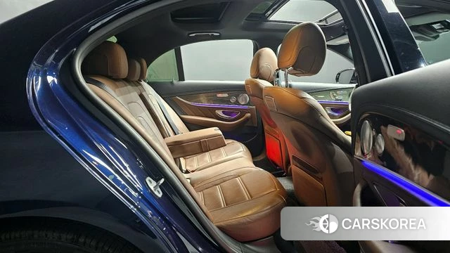Mercedes-Benz E-Class W213 2019 Синий из Кореи, фото 2