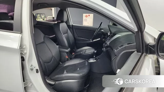 Hyundai Accent (New type) 2018 Белый из Кореи, фото 2