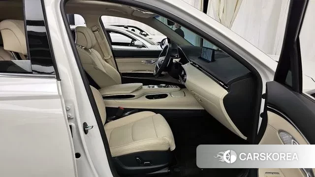 Genesis GV70 2024 Белый из Кореи, фото 2