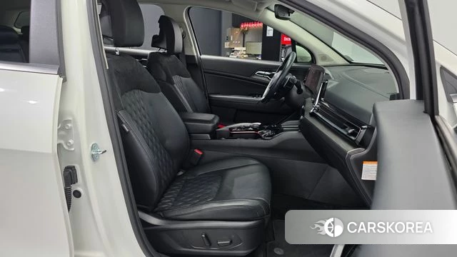 Kia Sportage 5th Generation Hybrid 2023 Белый из Кореи, фото 2
