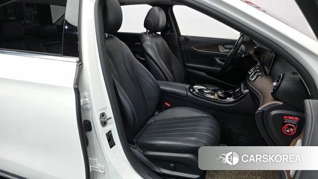 Mercedes-Benz E-Class W213 2019 Белый из Кореи, фото 2