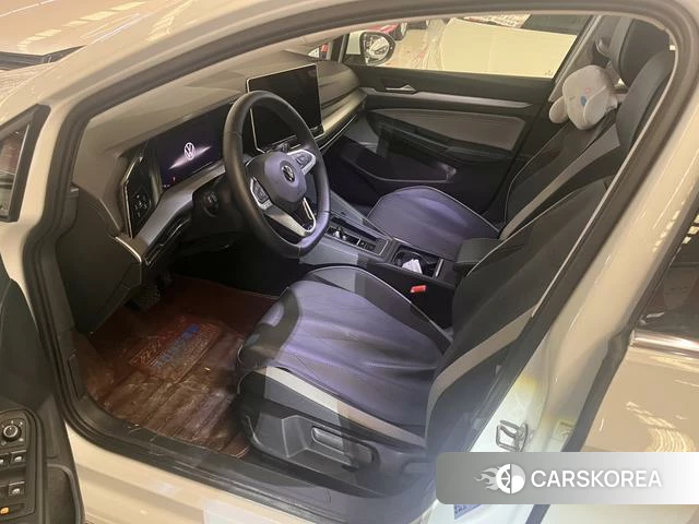 Volkswagen Golf 2025 Белый из Китая, фото 2