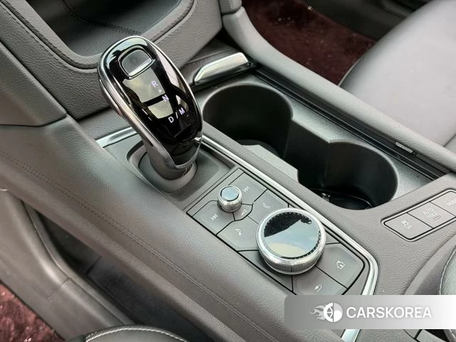 Cadillac XT5 2024 Белый из Китая, фото 2