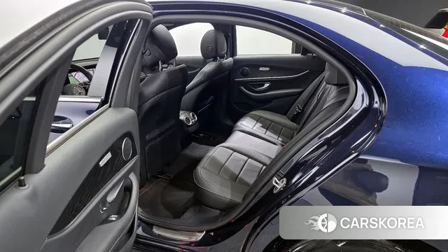 Mercedes-Benz E-Class W213 2022 Синий из Кореи, фото 2