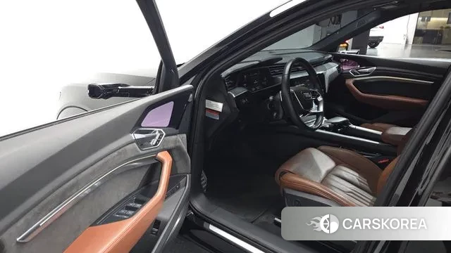 Audi e-Tron 2020 Черный из Кореи, фото 2