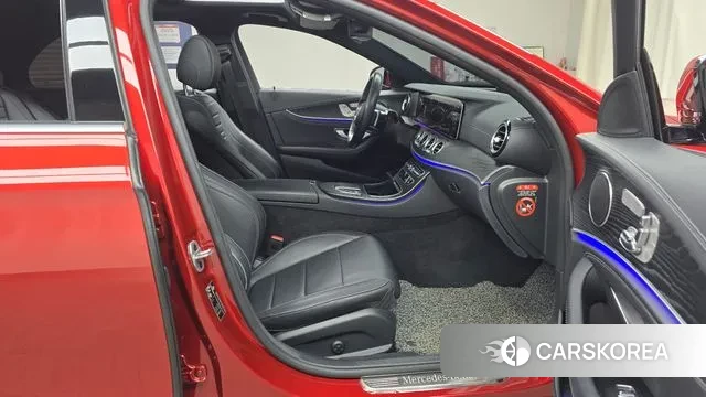 Mercedes-Benz E-Class W213 2020 Красный из Кореи, фото 2