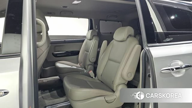 Kia The New Carnival 2019 Серебряный из Кореи, фото 2