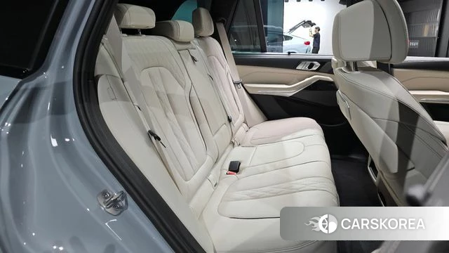 BMW X5 (G05) 2026 Светло-серебряный цвет из Кореи, фото 2