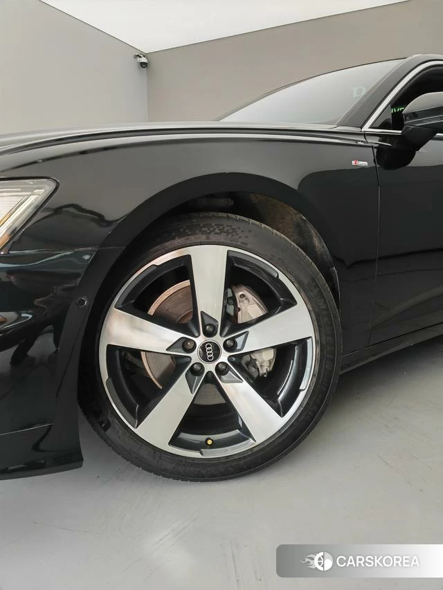 Audi A6L 2022 Черный из Китая, фото 2