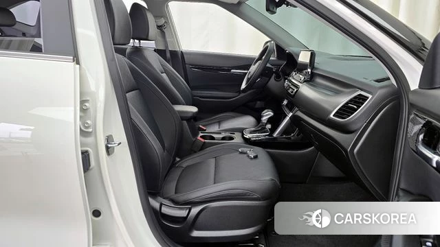 Kia Seltos 2022 Белый из Кореи, фото 2