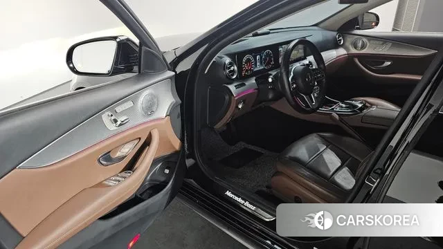 Mercedes-Benz E-Class W213 2020 Черный из Кореи, фото 2