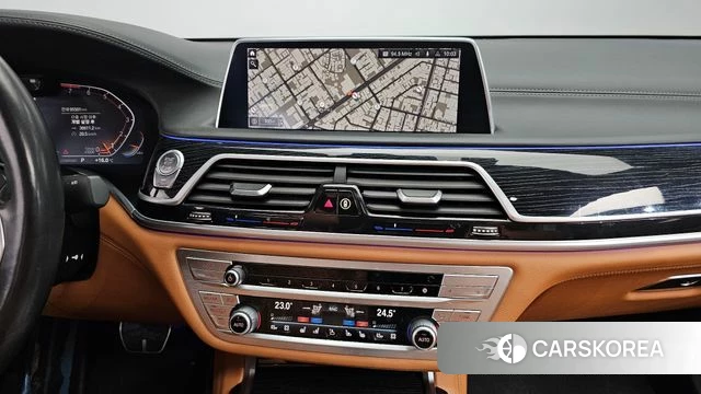 BMW 7 Series (G11) 2022 Черный из Кореи, фото 2