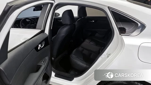 Kia The New K3 2nd generation 2022 Белый из Кореи, фото 2