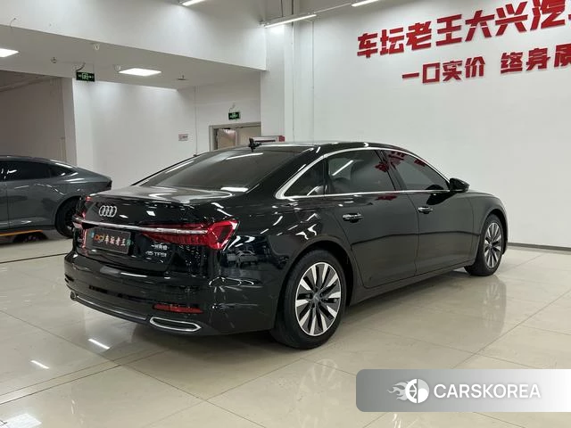 Audi A6L 2021 Черный из Китая, фото 2