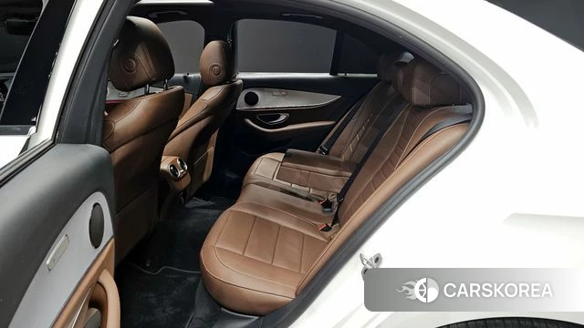 Mercedes-Benz E-Class W213 2021 Белый из Кореи, фото 2