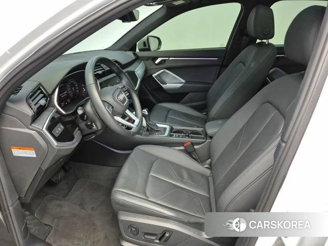 Audi Q3 (F3) 2022 Белый из Кореи, фото 2