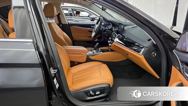 BMW 5 Series (G30) 2019 Серый из Кореи, фото 2