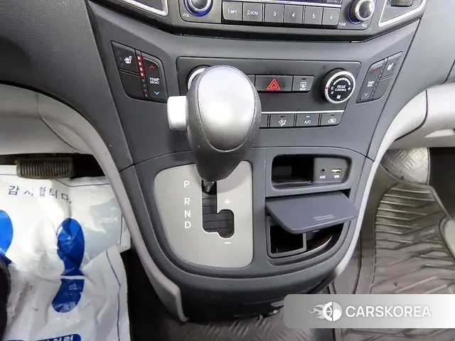 Hyundai The New Grand Starex 2018 Серебристо-серый из Кореи, фото 2