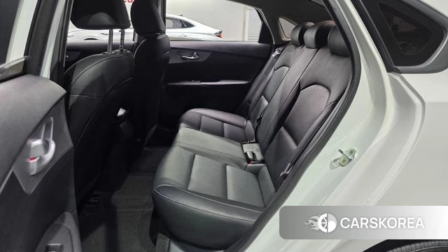 Kia The New K3 2nd generation 2022 Белый из Кореи, фото 2