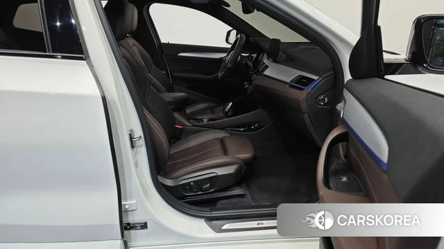 BMW X2 (F39) 2022 Белый из Кореи, фото 2