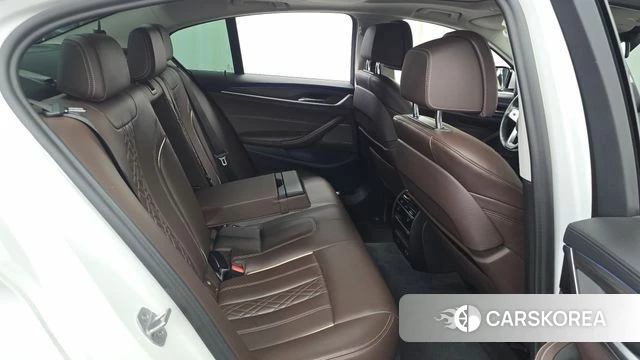 BMW 5 Series (G30) 2020 Белый из Кореи, фото 2