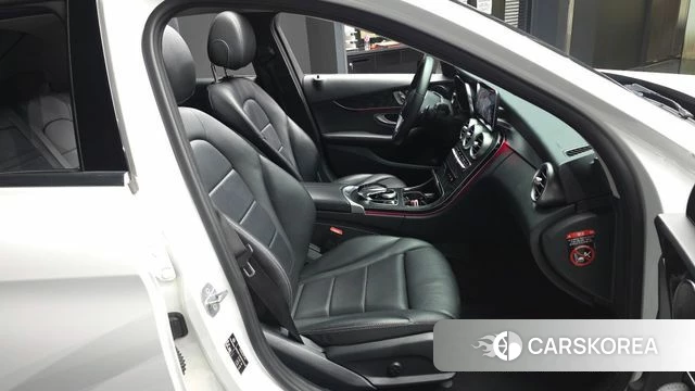 Mercedes-Benz C-Class W205 2018 Белый из Кореи, фото 2