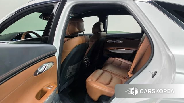 Genesis GV70 2023 Белый из Кореи, фото 2
