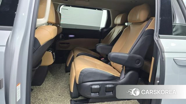 Kia Carnival 4th generation 2021 Серебристо-серый из Кореи, фото 2